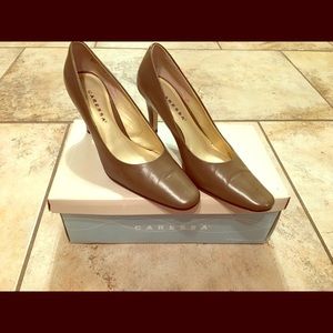 🌸 PRICE DROP 🌸 Comfortable Taupe Pumps 👠